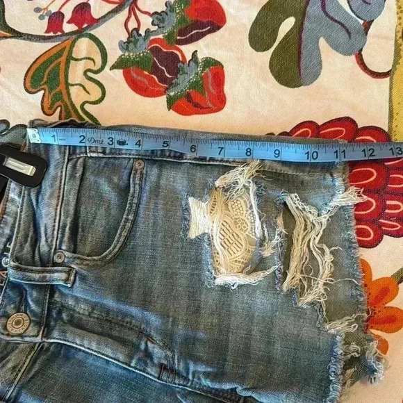 American Eagle Next Level Stretch Midi Shorts size 6 - Picture 3 of 7